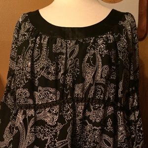 Adorable black & white vintage tunic